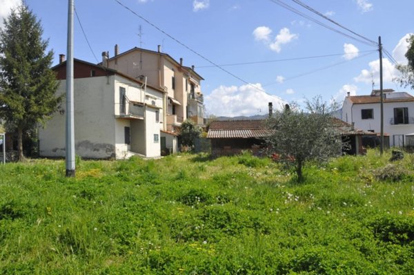 casa indipendente in vendita ad Arezzo in zona Bagnoro