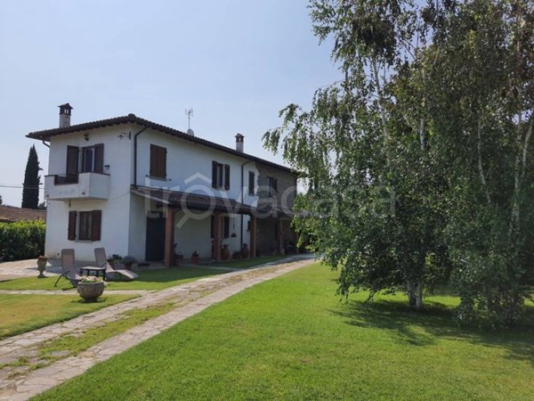 casa indipendente in vendita ad Arezzo in zona Frassineto