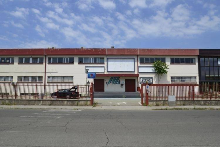 locale commerciale in vendita ad Arezzo in zona Fiorentina