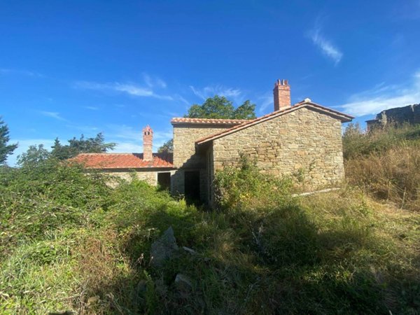 casa indipendente in vendita ad Arezzo in zona Palazzo del Pero