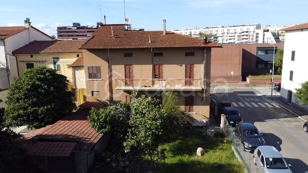 casa indipendente in vendita ad Arezzo in zona Giotto/XXV Aprile