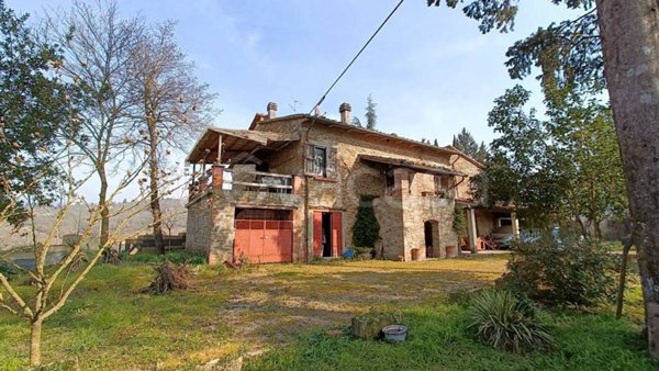 casa indipendente in vendita ad Arezzo in zona Tregozzano