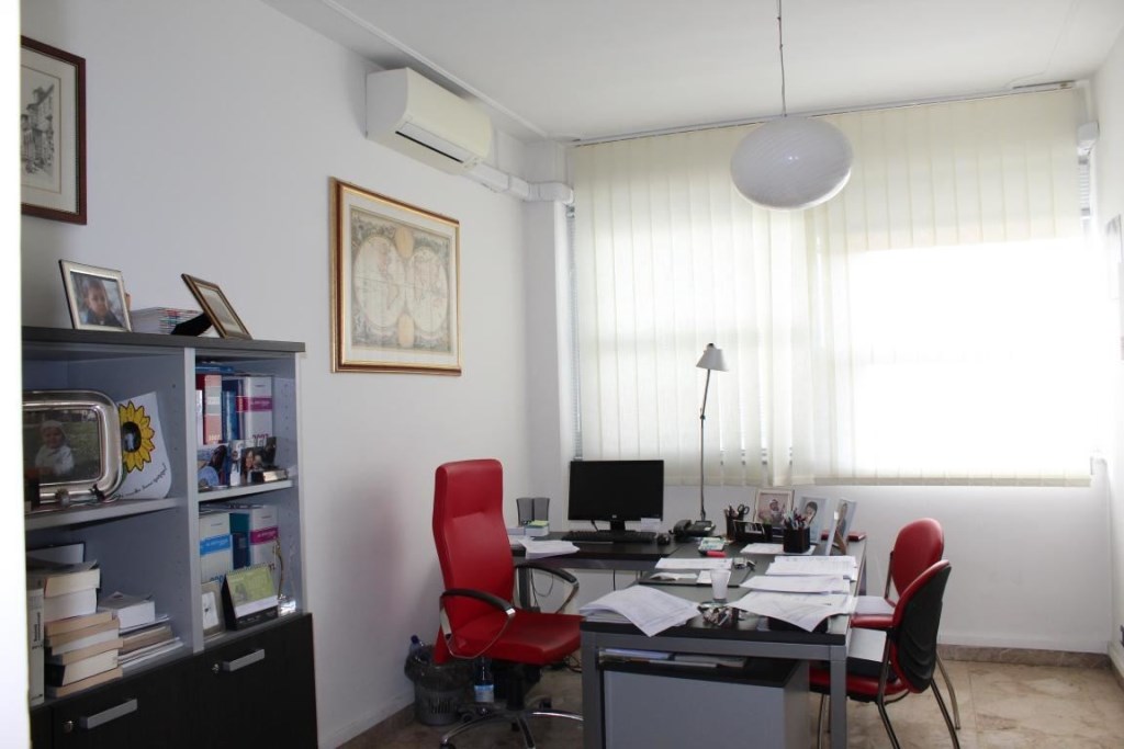 ufficio in vendita ad Arezzo in zona Centro Città