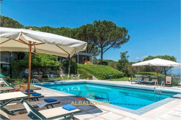 casa indipendente in vendita ad Arezzo in zona Agazzi