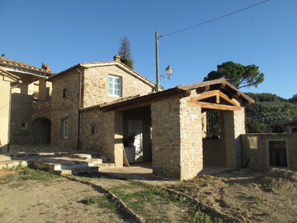 casa indipendente in vendita ad Arezzo in zona Marcena