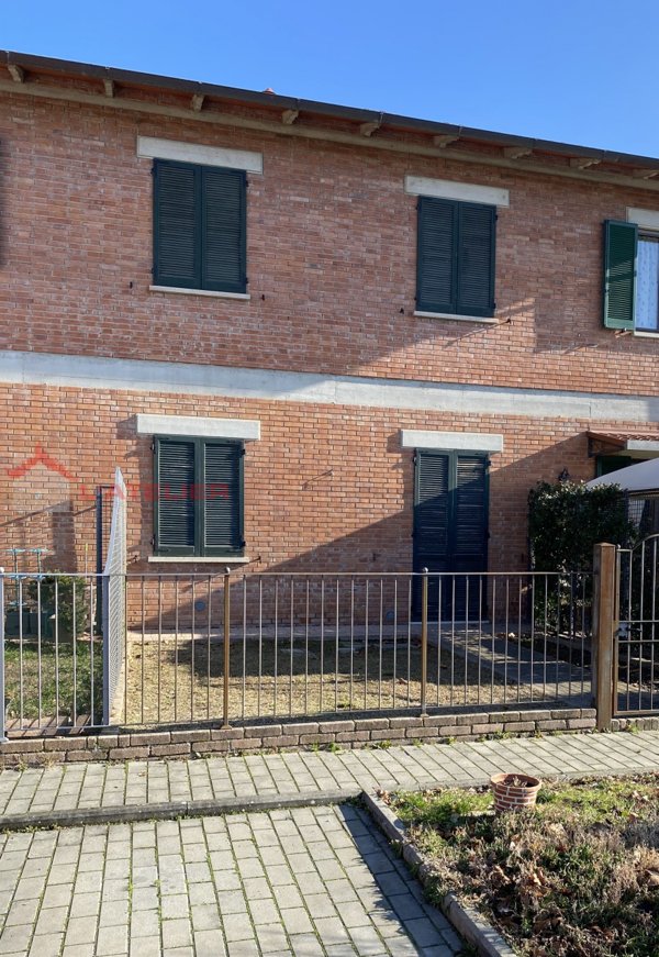 casa indipendente in vendita ad Arezzo in zona Vitiano