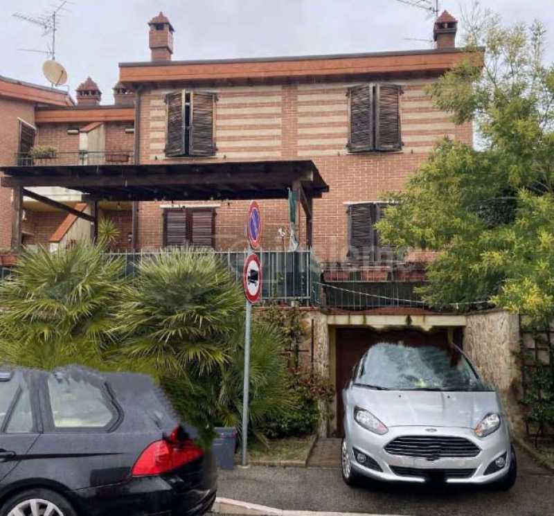 casa indipendente in vendita ad Arezzo in zona San Zeno