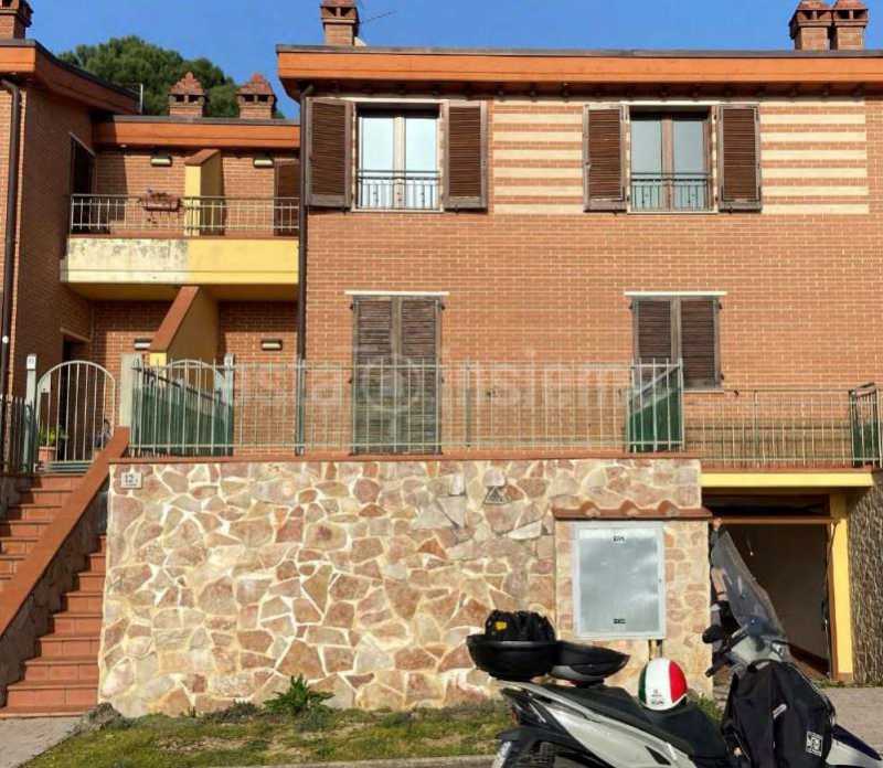 casa indipendente in vendita ad Arezzo in zona San Zeno