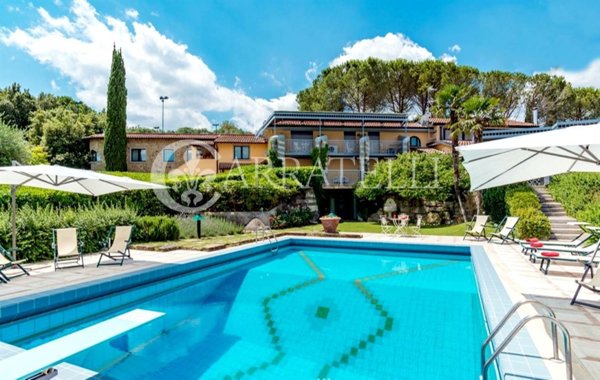 casa indipendente in vendita ad Arezzo in zona Bagnoro