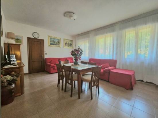 appartamento in vendita ad Arezzo in zona Antria