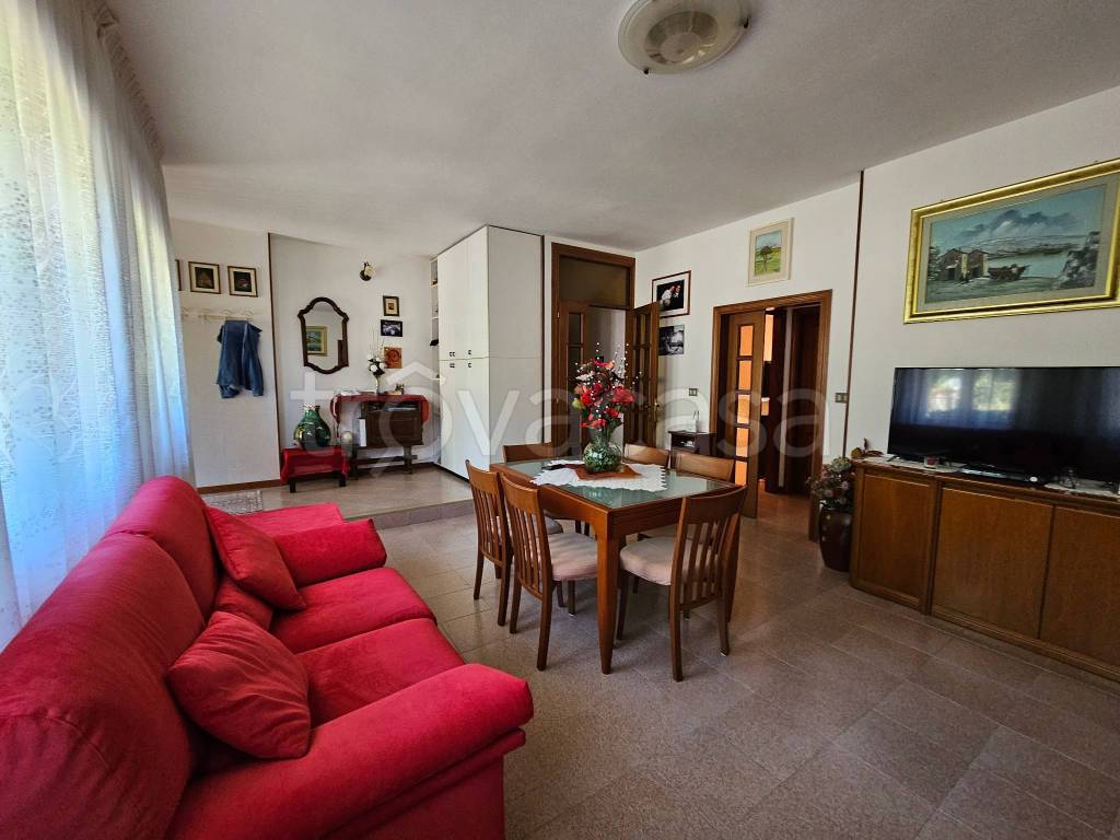 appartamento in vendita ad Arezzo in zona Antria