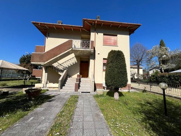 casa indipendente in vendita ad Arezzo in zona Chiassa-Tregozzano
