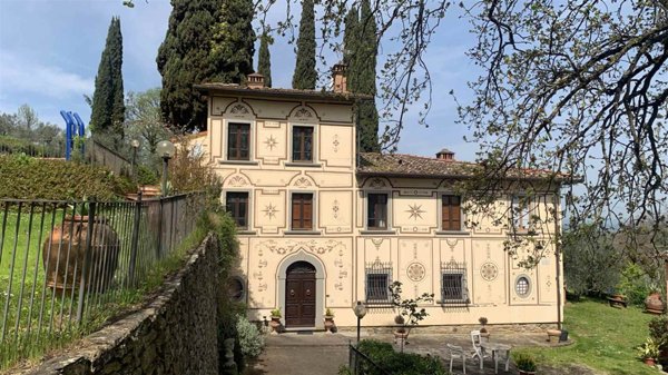 casa indipendente in vendita ad Arezzo in zona Zona Le Pietre