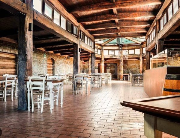 negozio in vendita ad Arezzo in zona Centro Città