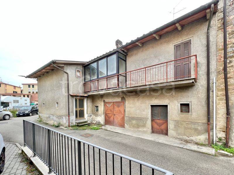 casa indipendente in vendita ad Arezzo