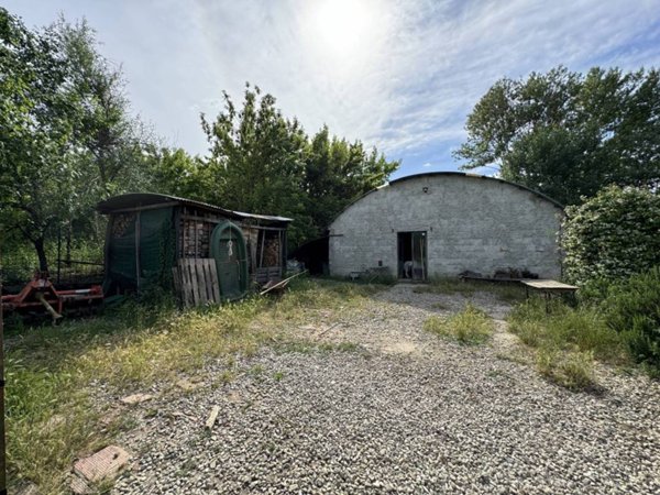 terreno agricolo in vendita ad Arezzo in zona Fiorentina