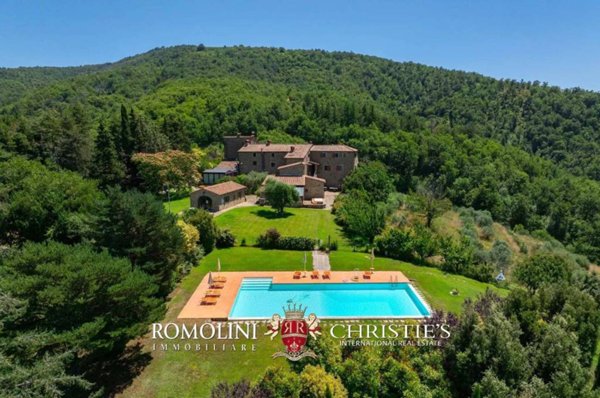 casa indipendente in vendita ad Arezzo in zona Palazzo del Pero