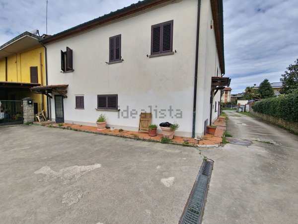 casa indipendente in vendita ad Arezzo