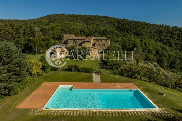 casa indipendente in vendita ad Arezzo in zona Palazzo del Pero