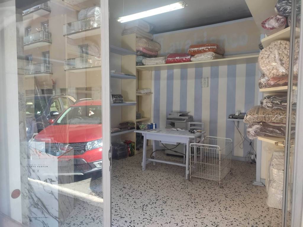 locale commerciale in vendita ad Arezzo