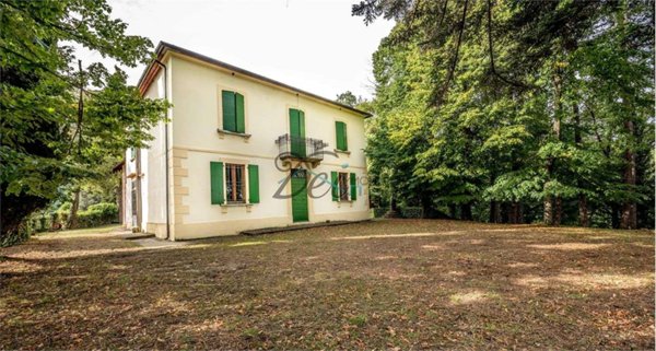 casa indipendente in vendita ad Arezzo in zona Gragnone