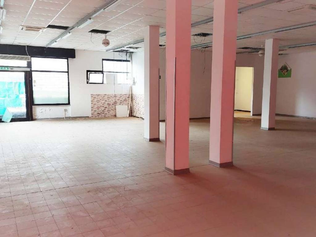 negozio in vendita ad Arezzo in zona Fiorentina