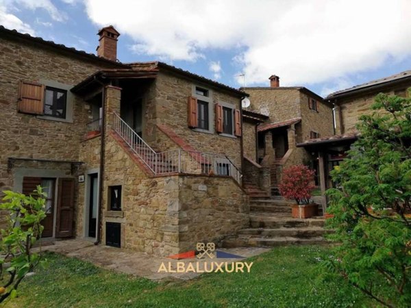 casa indipendente in vendita ad Arezzo in zona Molin Nuovo
