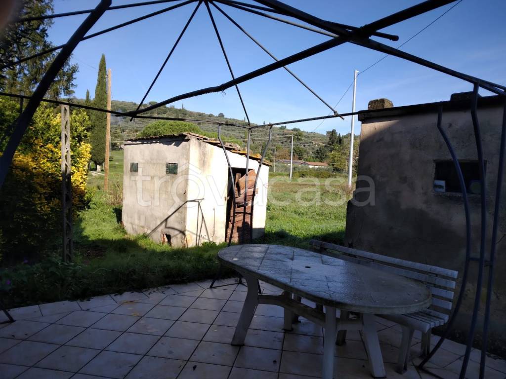 casa indipendente in vendita ad Arezzo in zona San Fabiano
