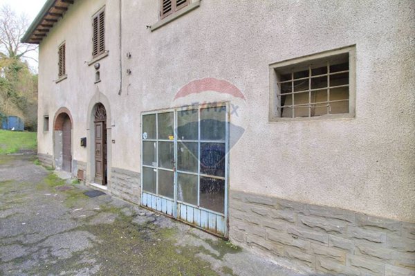 casa indipendente in vendita ad Arezzo in zona Quarata