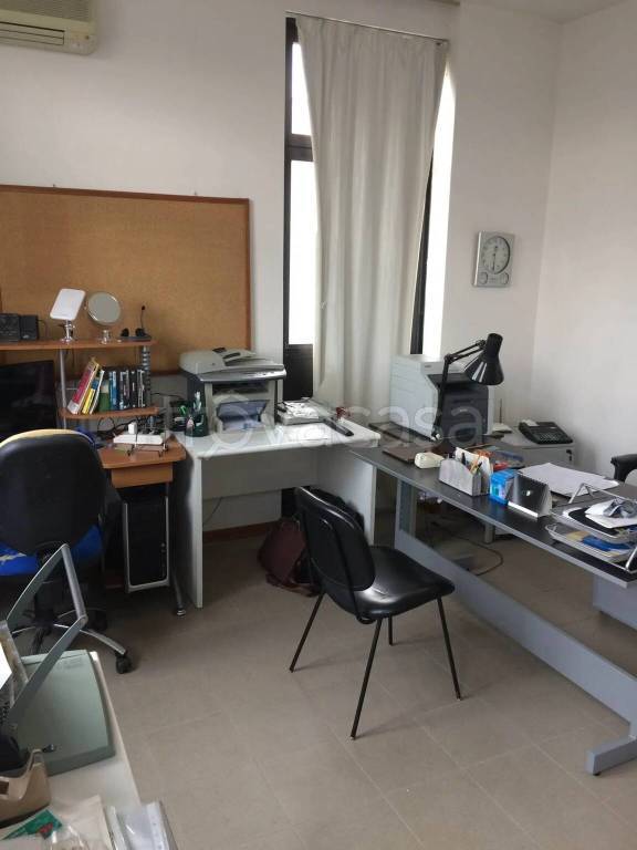 ufficio in vendita ad Arezzo in zona Quarata