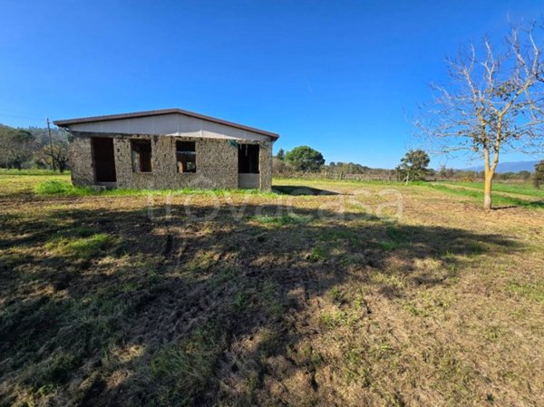 casa indipendente in vendita ad Arezzo in zona Agazzi