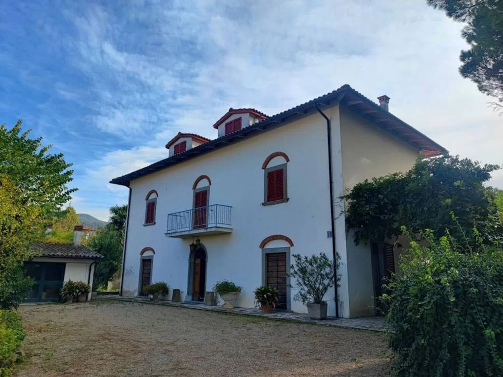 casa indipendente in vendita ad Arezzo in zona San Zeno