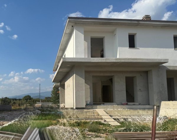 casa indipendente in vendita ad Arezzo in zona Centro Città