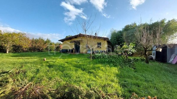 locale commerciale in vendita ad Arezzo in zona Puliciano