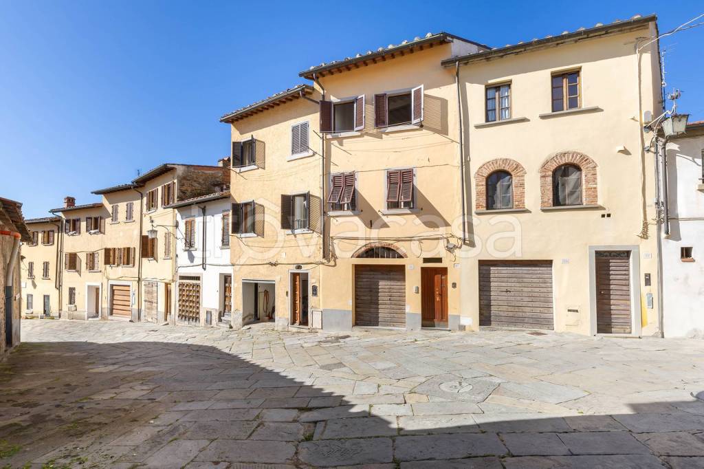 casa indipendente in vendita ad Arezzo in zona Centro Città