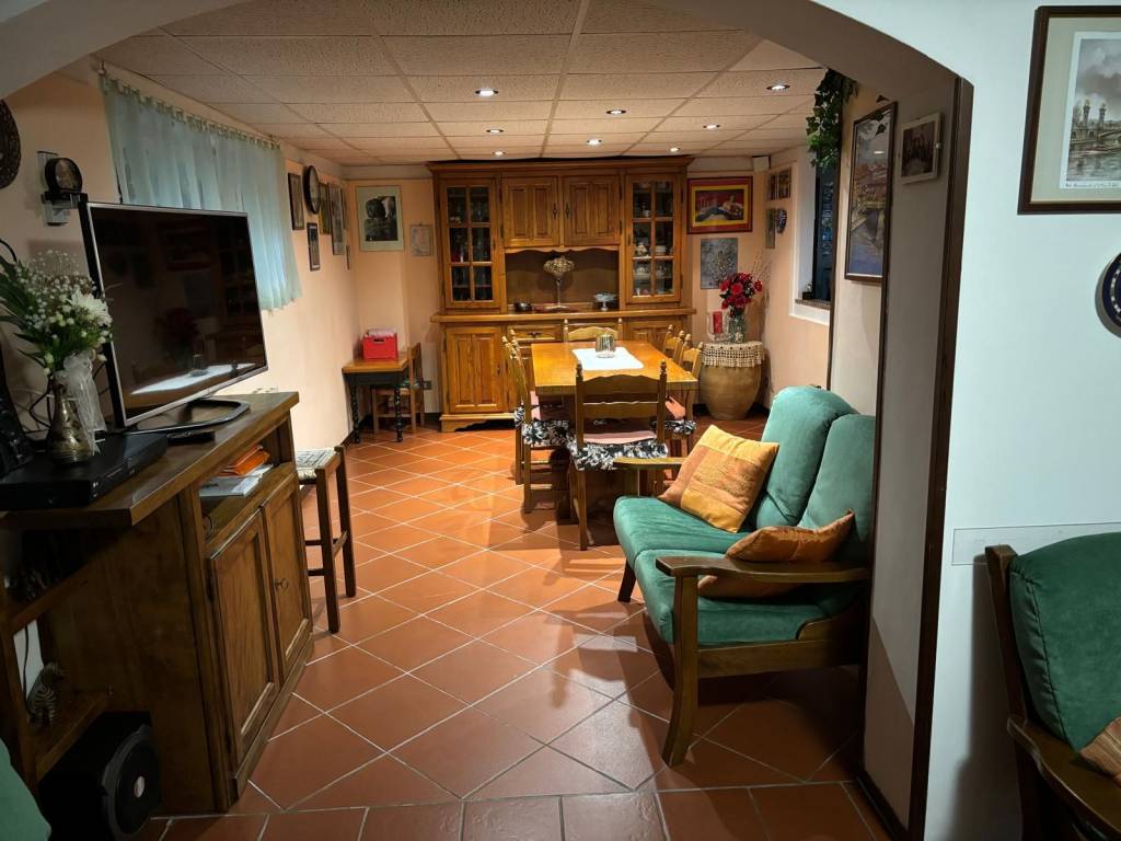 casa indipendente in vendita ad Arezzo in zona Antria