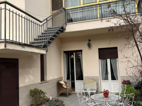 casa indipendente in vendita ad Arezzo in zona Fiorentina
