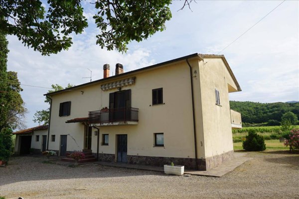 casa indipendente in vendita ad Arezzo