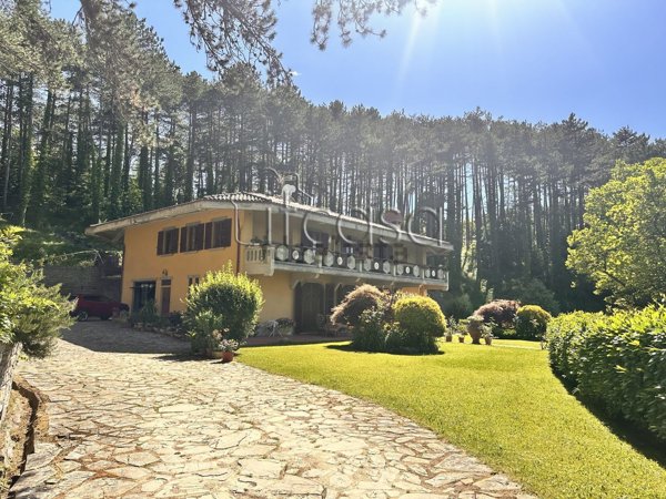 casa indipendente in vendita ad Arezzo in zona Centro Città