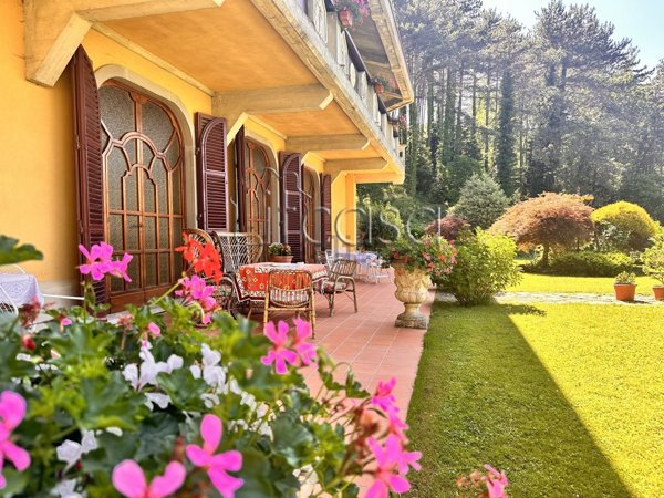 casa indipendente in vendita ad Arezzo in zona Centro Città