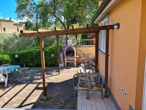 casa indipendente in vendita ad Arezzo in zona San Polo