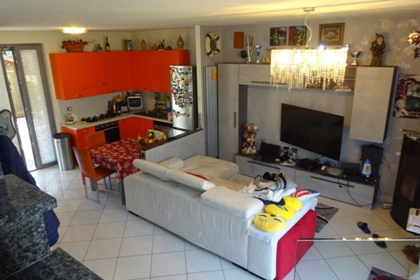 casa indipendente in vendita ad Arezzo in zona San Zeno