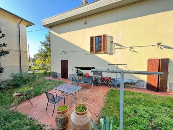 casa indipendente in vendita ad Arezzo in zona Centro Città