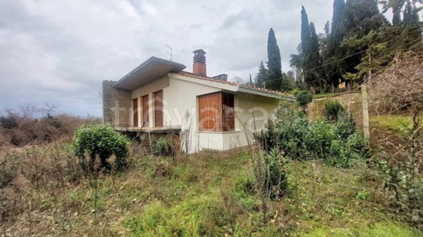 casa indipendente in vendita ad Arezzo