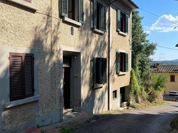 appartamento in vendita ad Arezzo in zona Campoluci