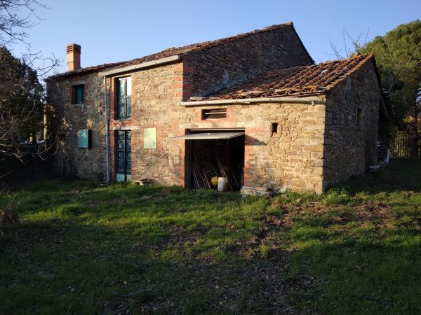 casa indipendente in vendita ad Arezzo in zona Molinelli