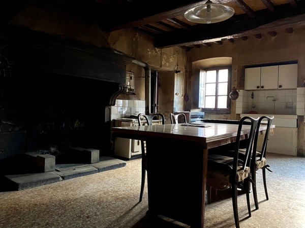 casa indipendente in vendita ad Arezzo in zona Palazzo del Pero
