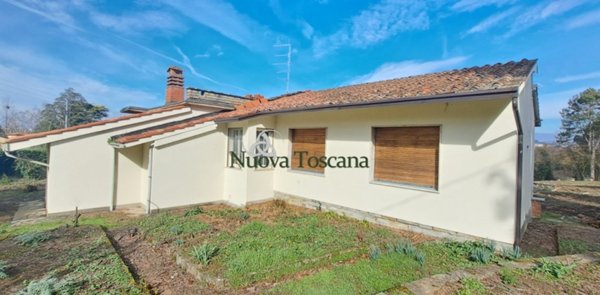 casa indipendente in vendita ad Arezzo