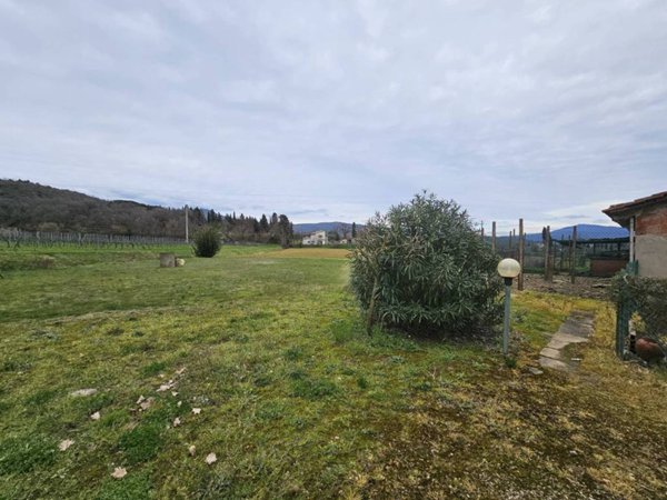 casa indipendente in vendita ad Arezzo in zona Santa Firmina