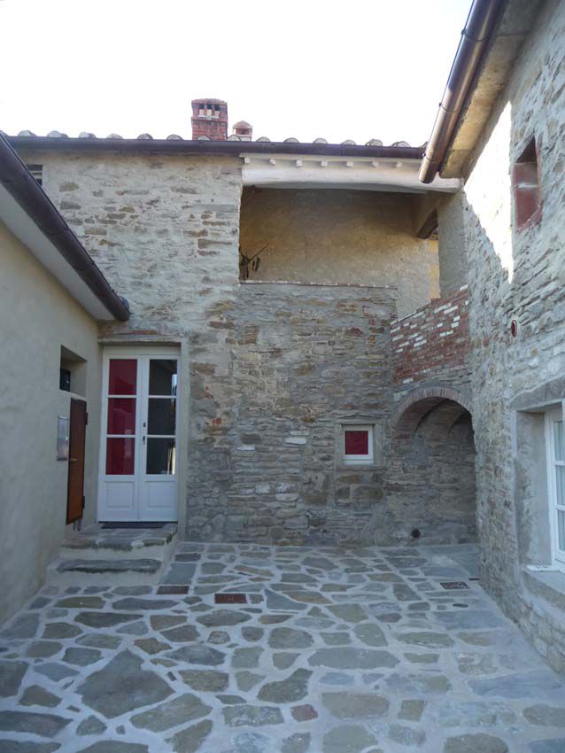 casa indipendente in vendita ad Arezzo in zona Marcena